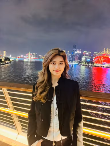 Lucy闫璐彤